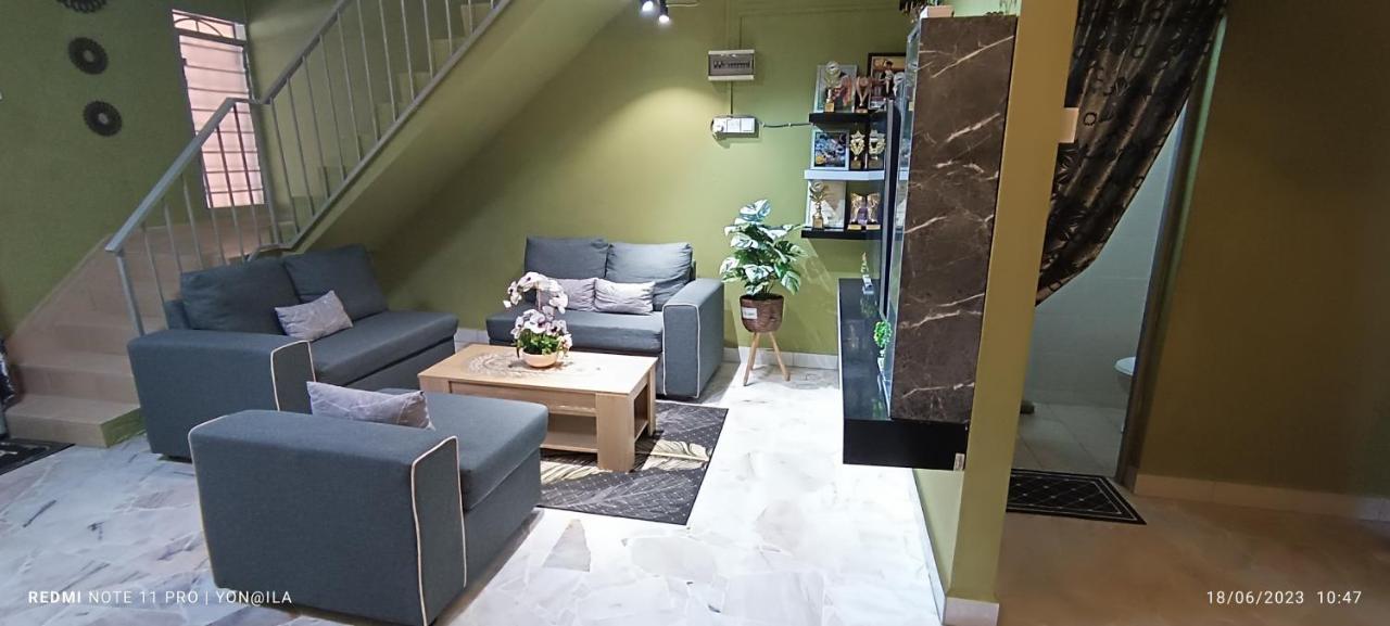 Homestay Rezeki Бату Гаяах Екстериор снимка