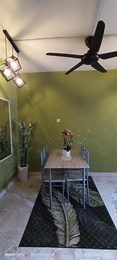 Homestay Rezeki Бату Гаяах Екстериор снимка