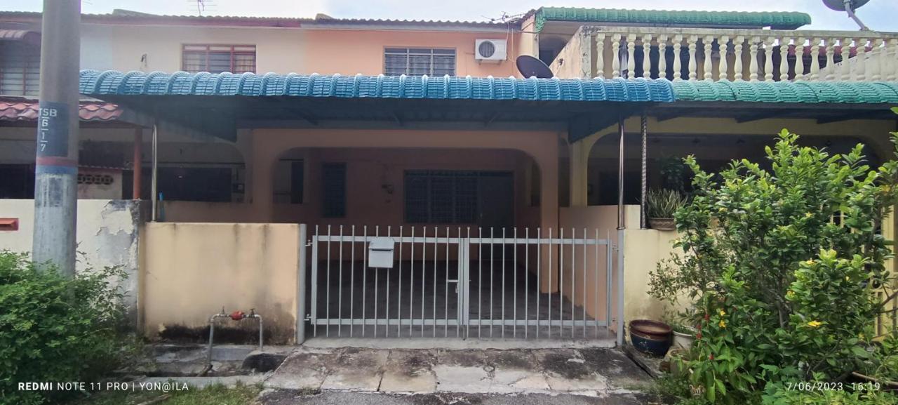 Homestay Rezeki Бату Гаяах Екстериор снимка